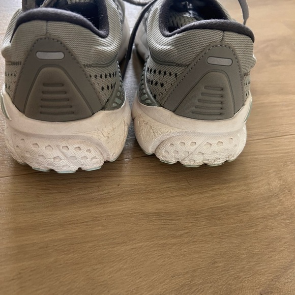 Brooks Gray Running Shoes - Picture 2 of 5